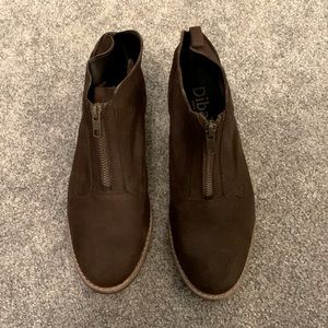 Brown leather booties with zipper - size 8.5